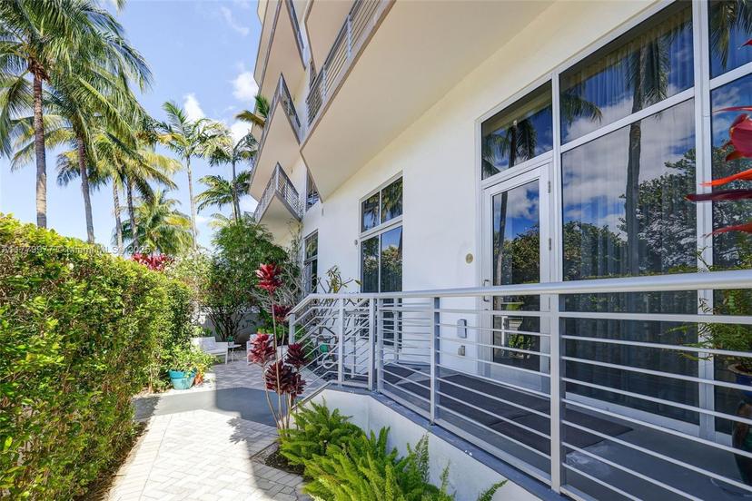 Picture of 2001 Meridian Ave, Miami Beach FL 33139