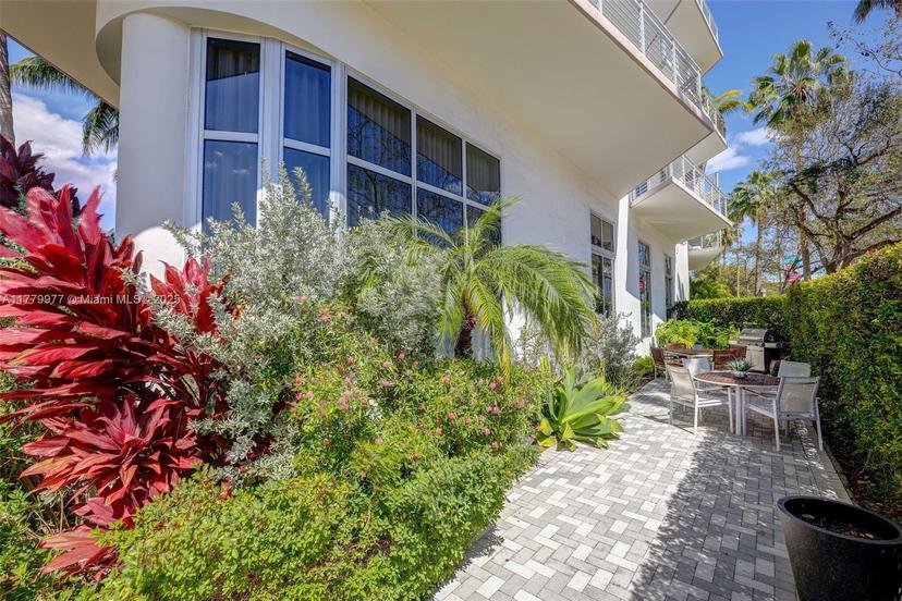 Picture of 2001 Meridian Ave, Miami Beach FL 33139
