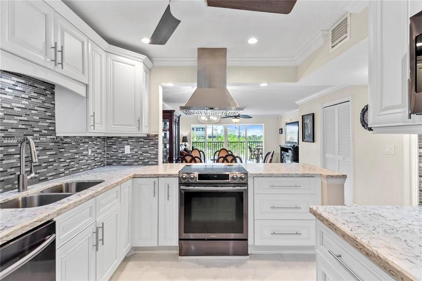 Picture of 329 SE 3Rd St # 405P, Hallandale Beach FL 33009