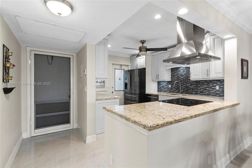 Picture of 329 SE 3Rd St # 405P, Hallandale Beach FL 33009