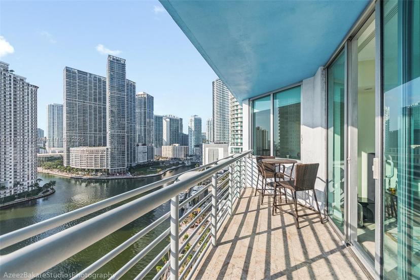 Picture of 325 S Biscayne Blvd # 621, Miami FL 33131