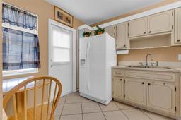 Picture of 2223 Park Ln # 112, Hollywood, FL 33021
