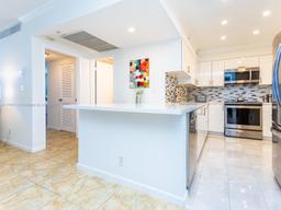 Picture of 2501 S Ocean Dr # 914, Hollywood, FL 33019