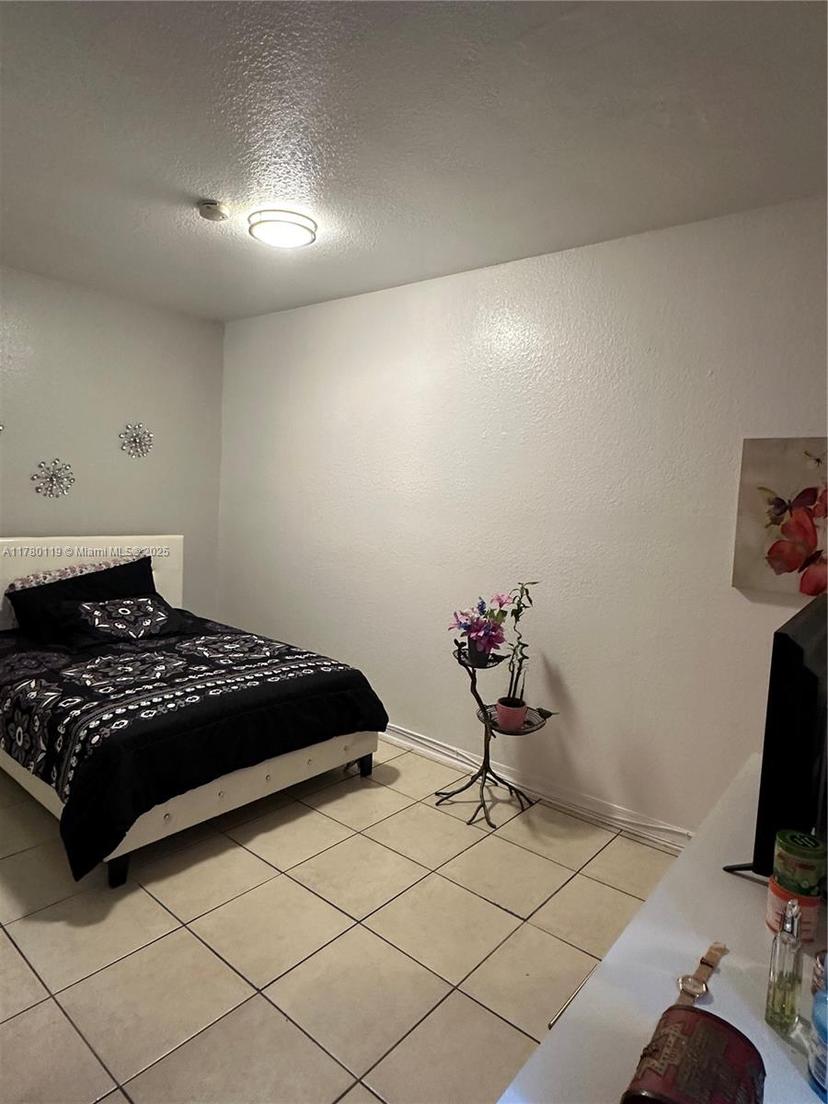 Picture of 1021 NW 3Rd St # 302, Miami FL 33128