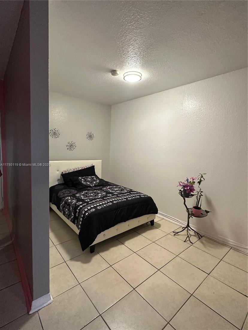 Picture of 1021 NW 3Rd St # 302, Miami FL 33128