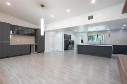Picture of 11505 NE 11Th Pl, Biscayne Park, FL 33161