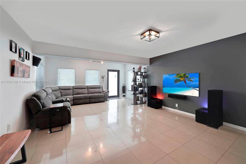 Picture of 412 NW 103Rd St, Miami FL 33150
