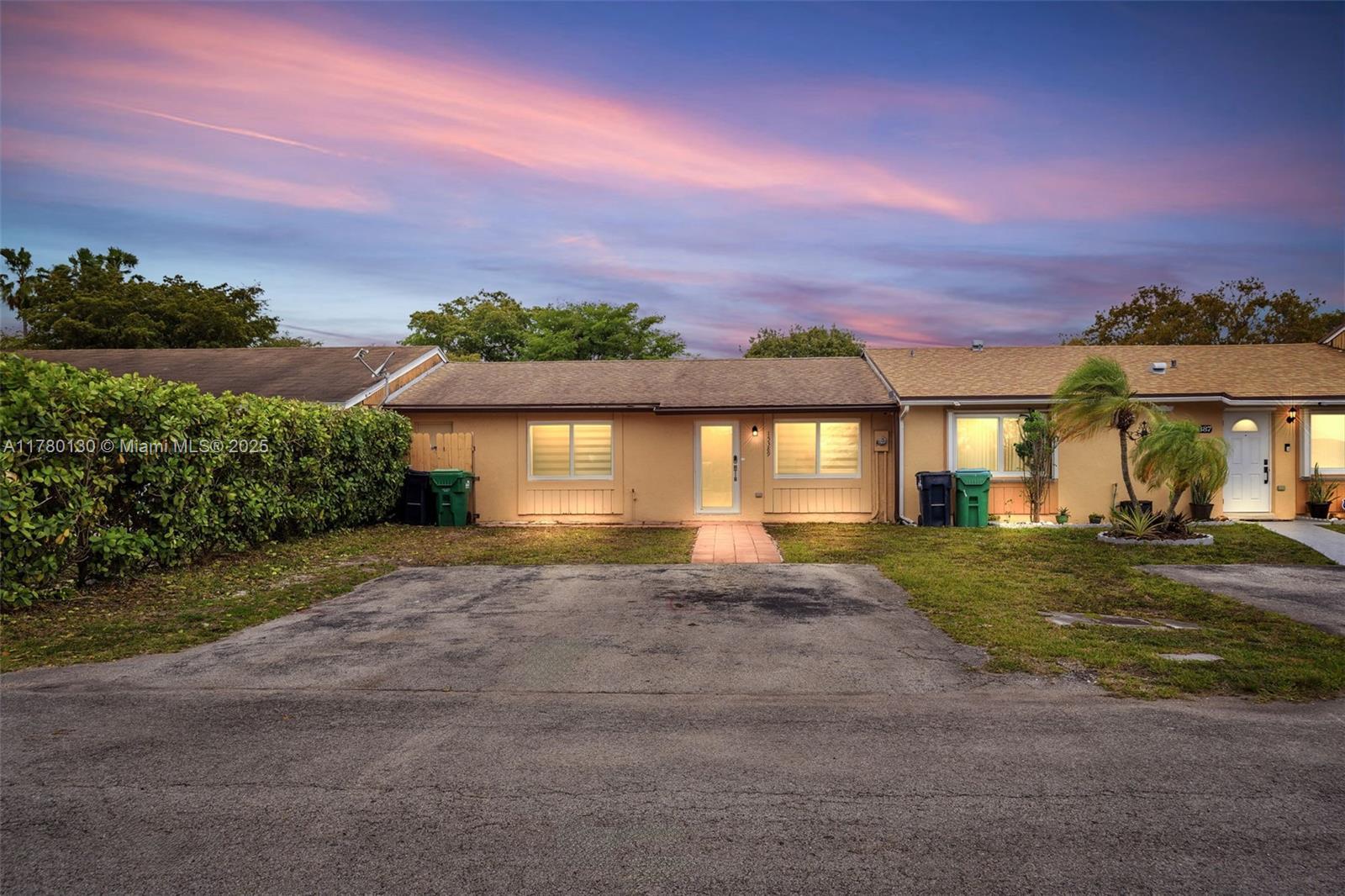 Picture of 15389 SW 69Th Ln, Miami, FL 33193