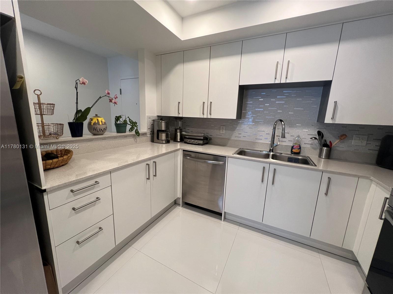 Picture of 10950 NW 82Nd St # 420, Doral, FL 33178