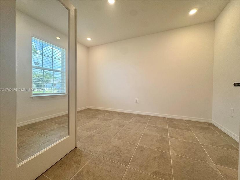 Picture of 749 SE Karrigan Ter, Port St. Lucie FL 34983