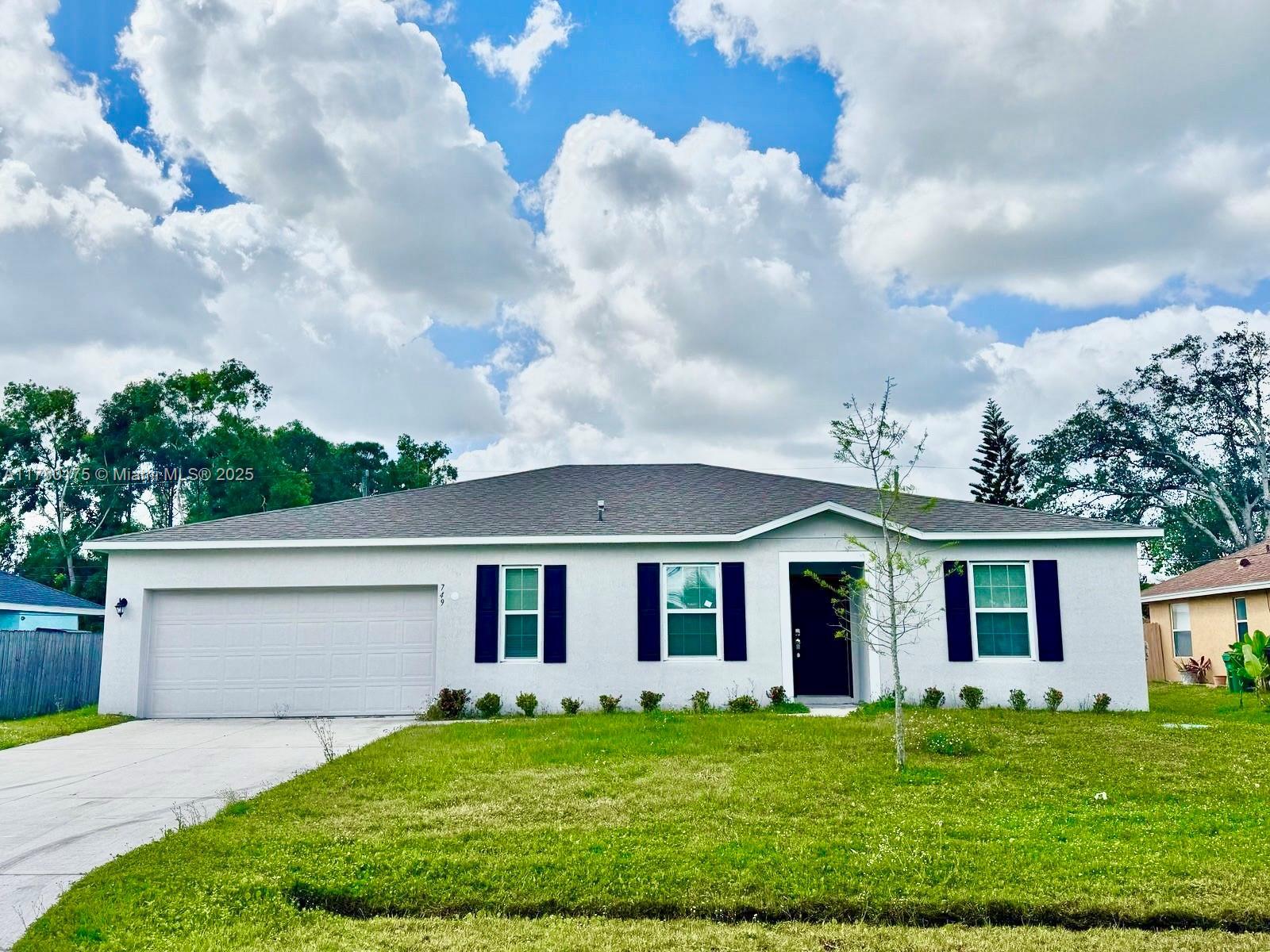 Picture of 749 SE Karrigan Ter, Port St. Lucie, FL 34983