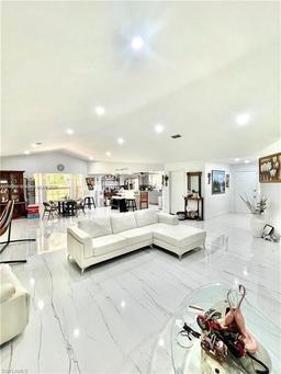 Picture of 140 Davis St, La Belle, FL 33935