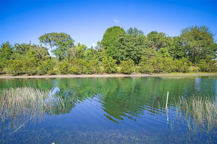 Picture of 18295 Lake Bend Dr, Jupiter FL 33458