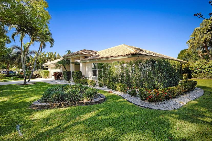 Picture of 18295 Lake Bend Dr, Jupiter FL 33458