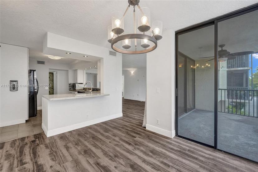 Picture of 105 Lake Emerald Dr # 211, Oakland Park FL 33309