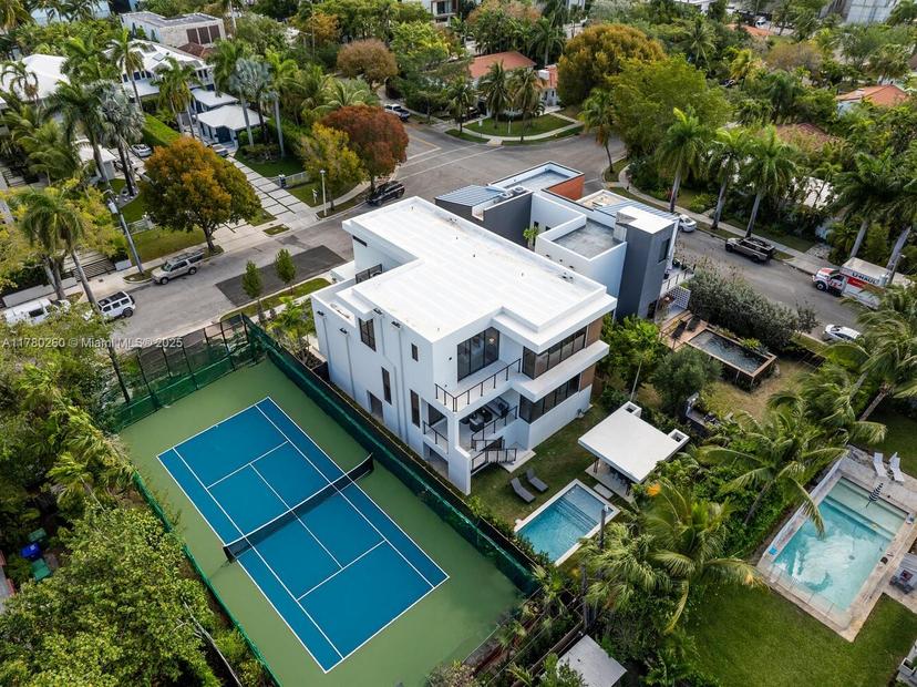 Picture of 736 NE 77Th St, Miami FL 33138