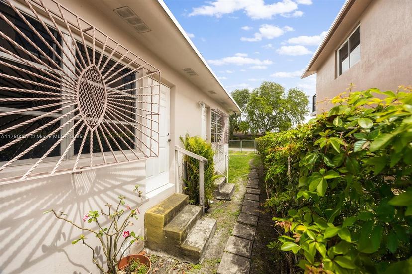 Picture of 440 SW 80Th Ave, Miami FL 33144