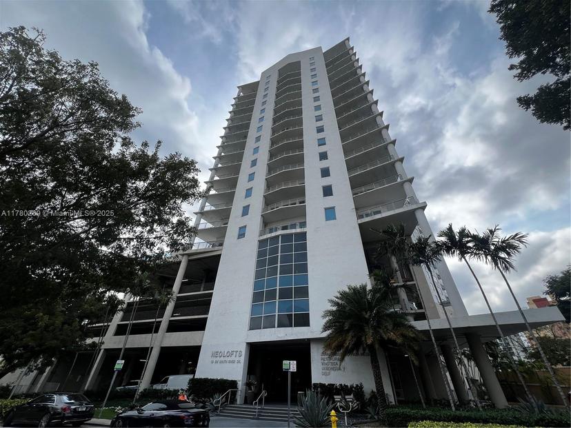 Picture of 10 SW South River Dr # 812, Miami FL 33130