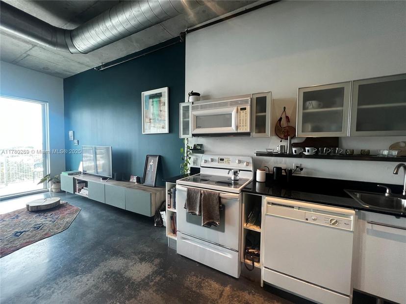 Picture of 10 SW South River Dr # 812, Miami FL 33130