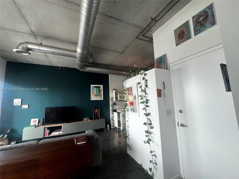 Picture of 10 SW South River Dr # 812, Miami FL 33130