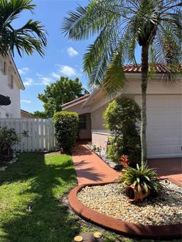 Picture of 17654 SW 6Th St, Pembroke Pines, FL 33029