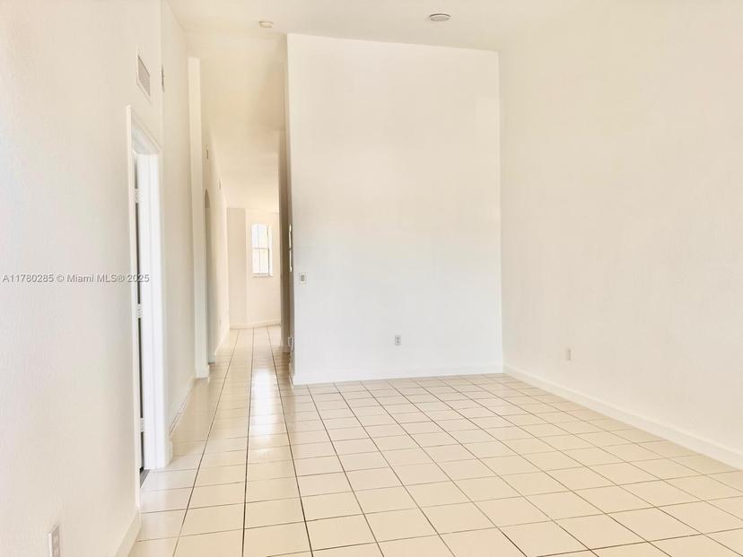 Picture of 2524 SE 16Th Rd # 201, Homestead FL 33035