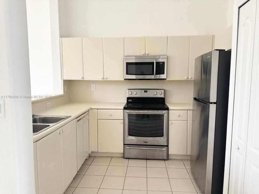 Picture of 2524 SE 16Th Rd # 201, Homestead FL 33035