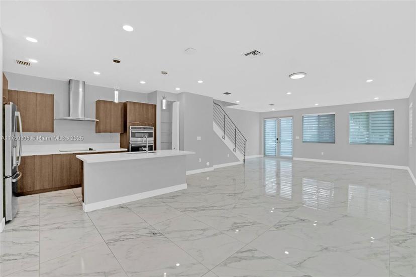 Picture of 10259 NW 66Th St, Doral FL 33178