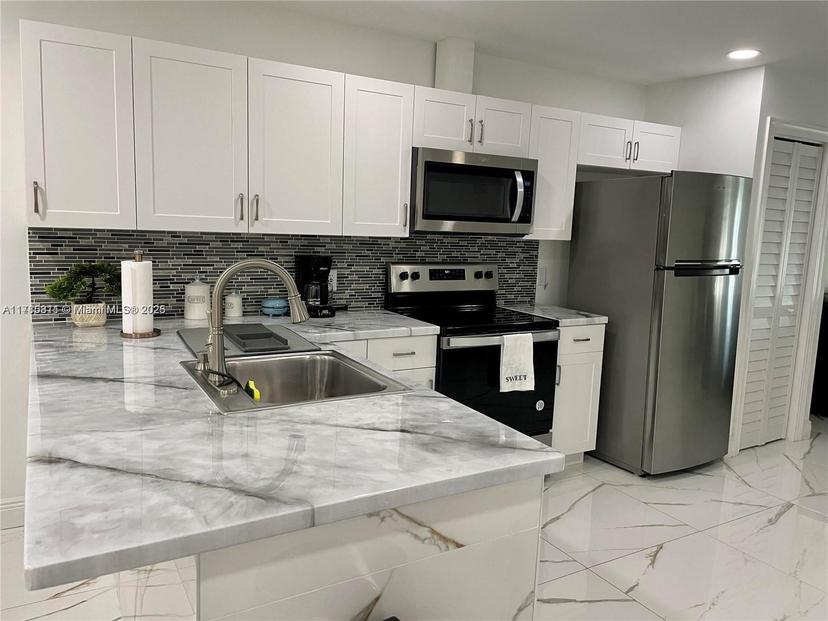 Picture of 1017 SW 124Th Ct, Miami FL 33184