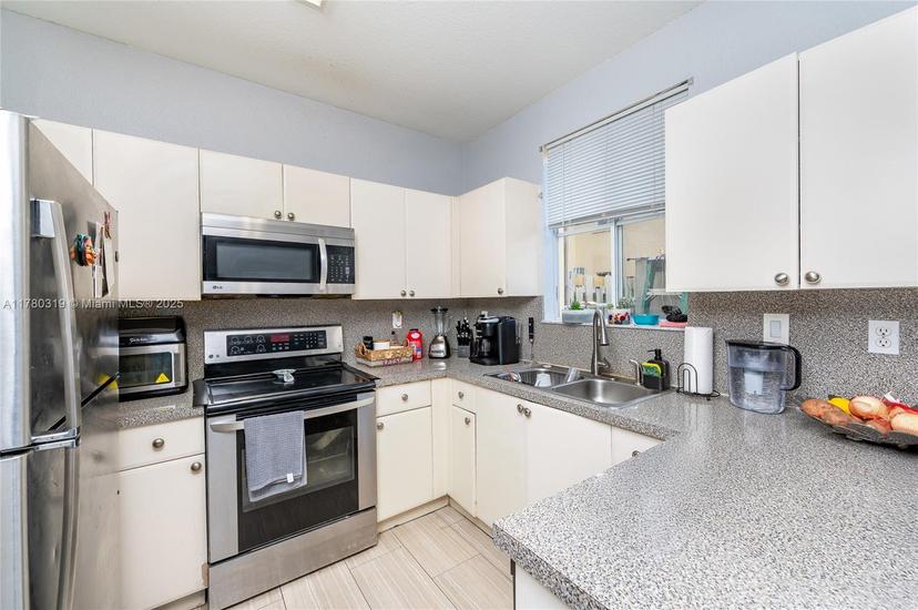 Picture of 6940 NW 177Th St # 103, Hialeah FL 33015