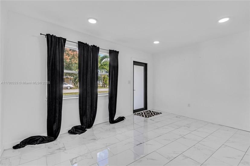 Picture of 420 S 61St Ter, Hollywood FL 33023