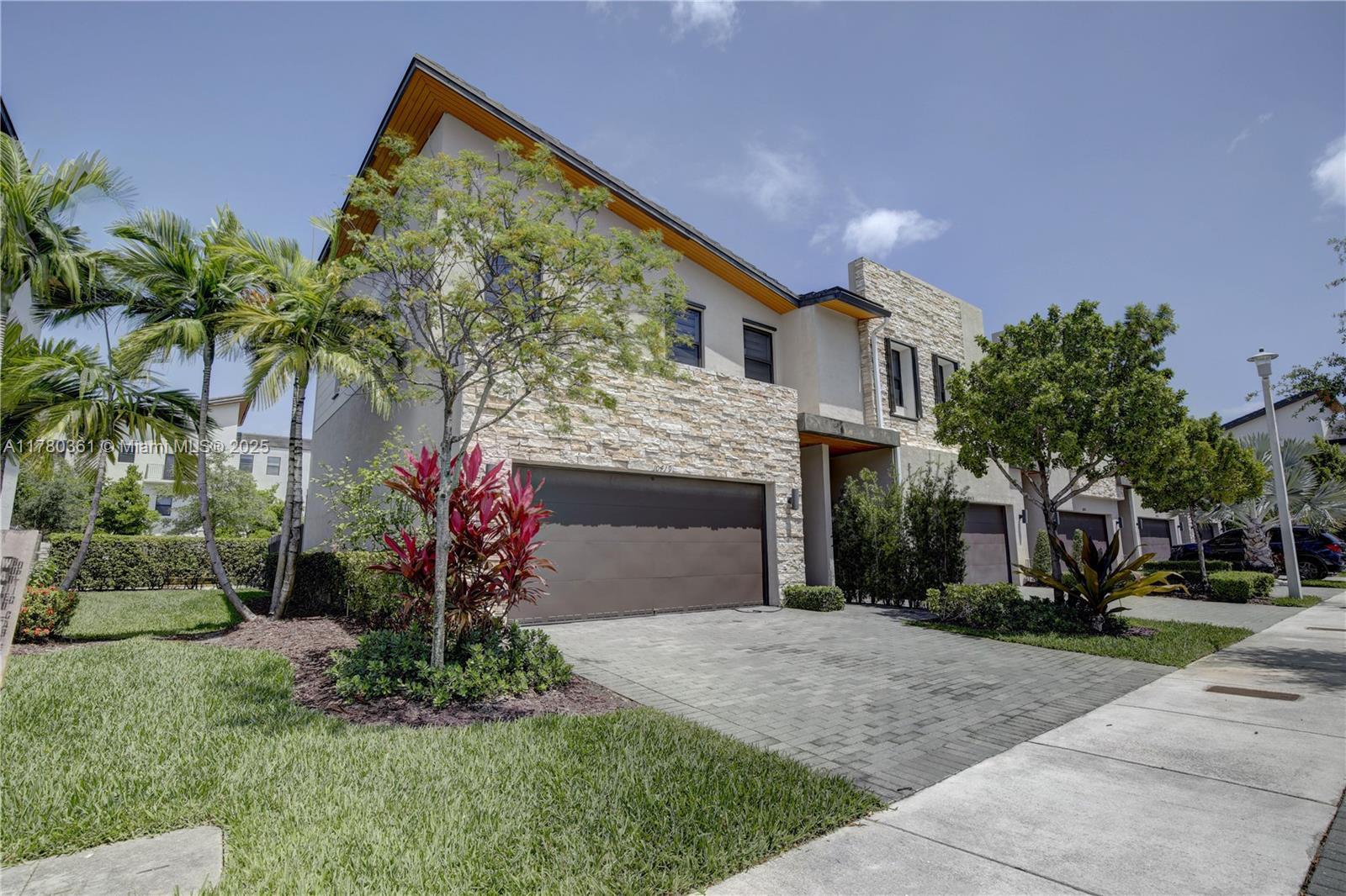 Picture of 10419 NW 81St Ter, Doral, FL 33178