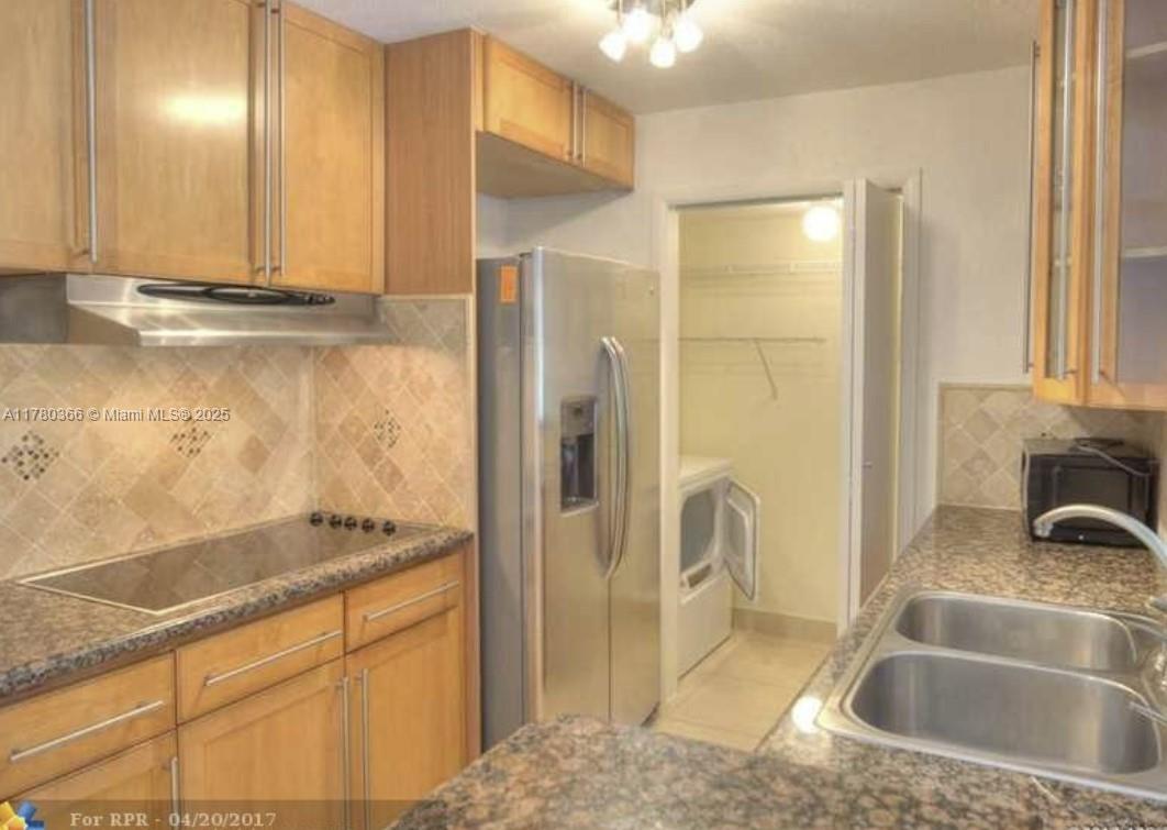 Picture of 875 Riverside Dr # 713, Coral Springs, FL 33071