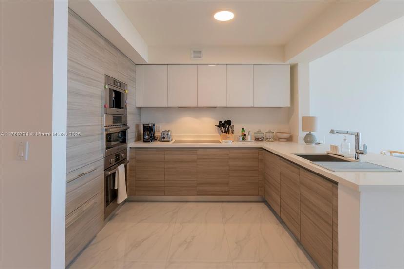 Picture of 330 Sunny Isles Blvd # 1606, Sunny Isles Beach FL 33160