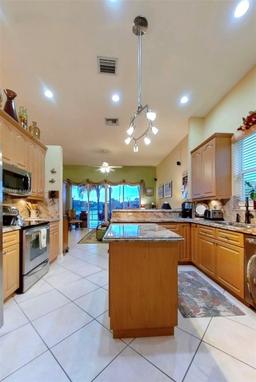 Picture of 16343 Segovia Cir S, Pembroke Pines, FL 33331
