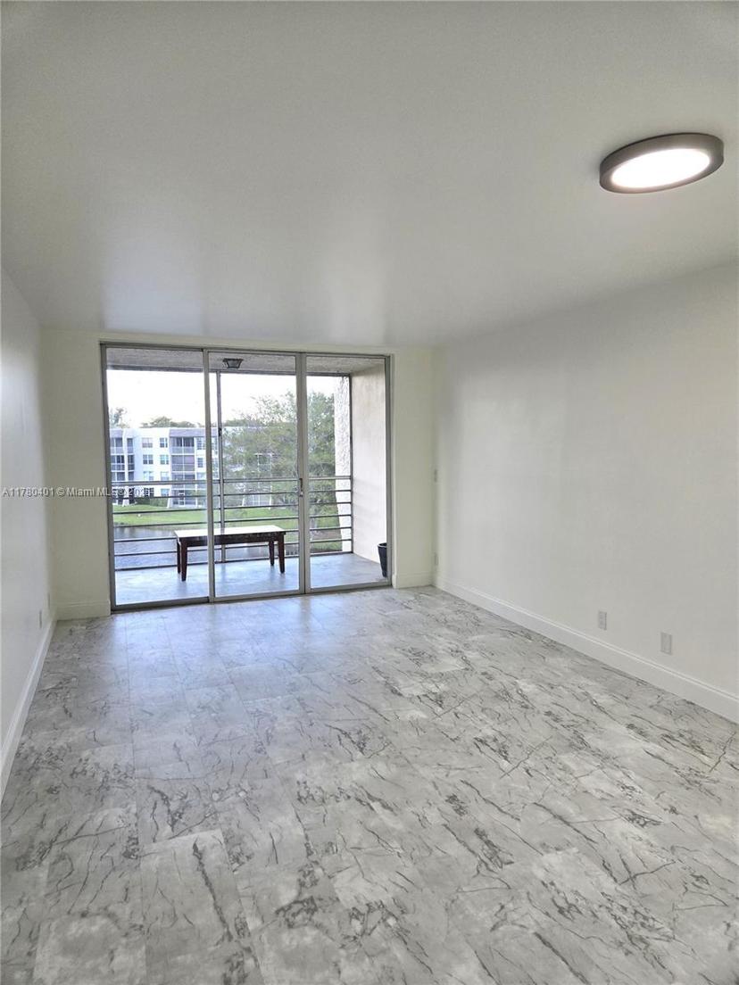 Picture of 9311 Orange Grove Dr # 406, Davie FL 33324