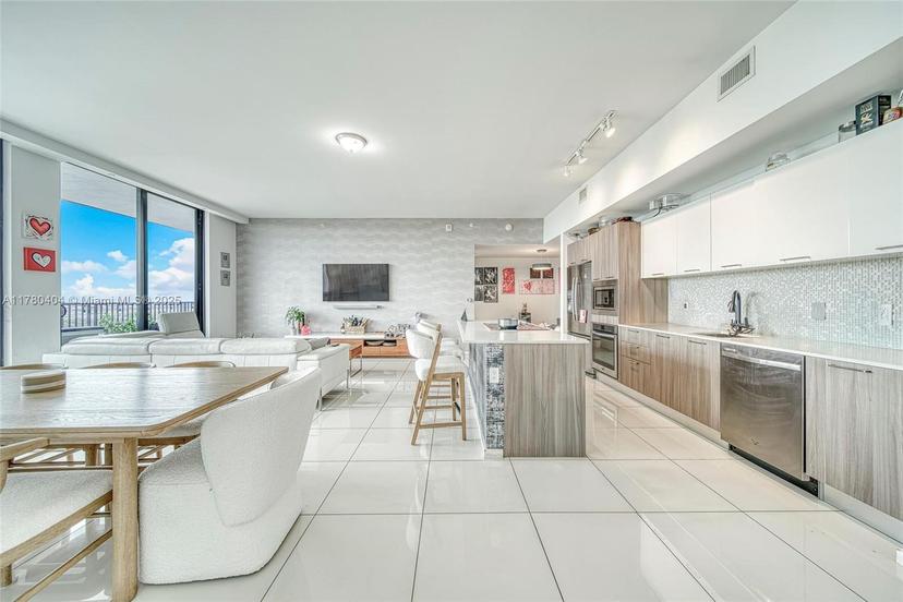 Picture of 5252 NW 85Th Ave, Doral FL 33178