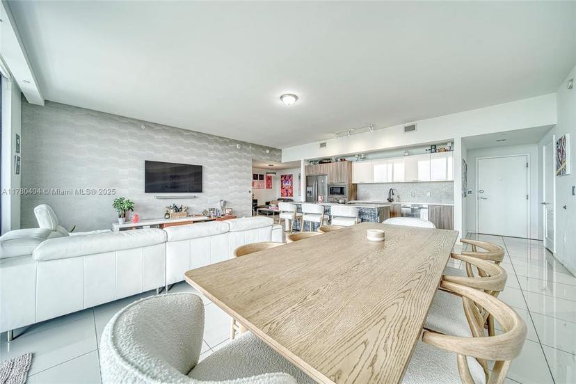 Picture of 5252 NW 85Th Ave, Doral FL 33178