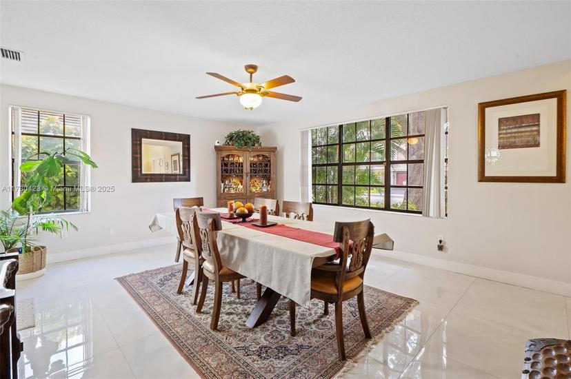Picture of 14231 Harpers Ferry St, Davie FL 33325