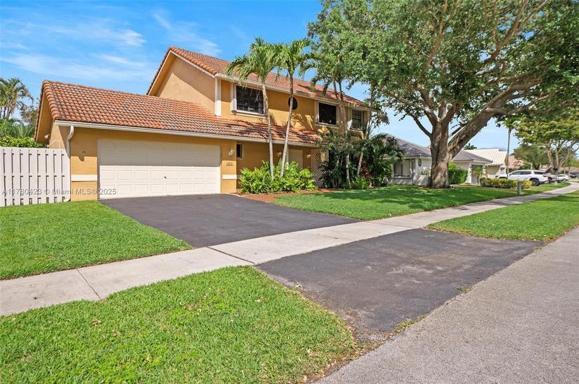 Picture of 14231 Harpers Ferry St, Davie FL 33325