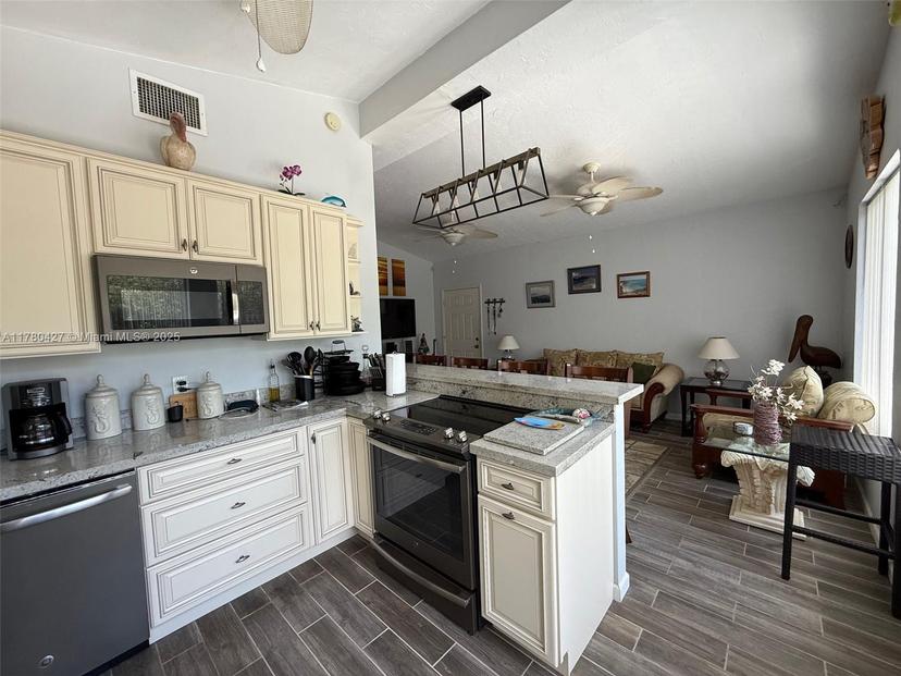 Picture of 313 Bayview Ave, Key Largo FL 33037