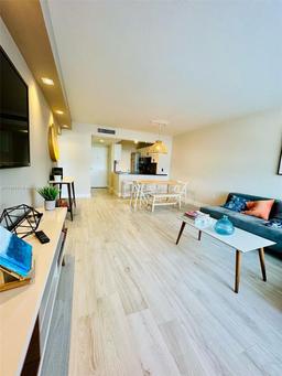 Picture of 2899 Collins Ave # 837, Miami Beach, FL 33140