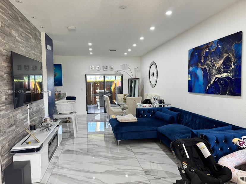 Picture of 11370 SW 254Th Ter, Homestead FL 33032