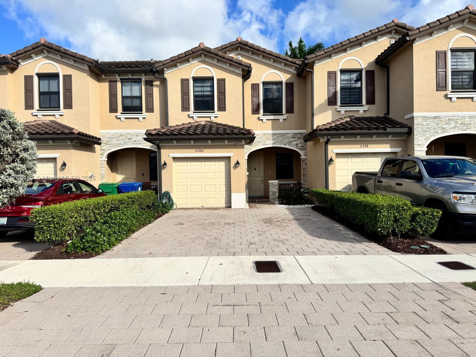 Picture of 11370 SW 254Th Ter, Homestead, FL 33032