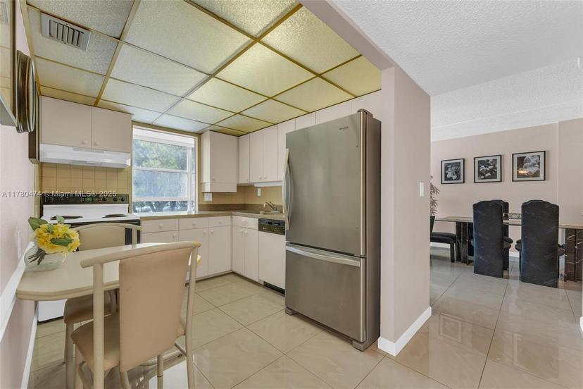 Picture of 2101 Atlantic Shores Blvd # 201, Hallandale Beach FL 33009