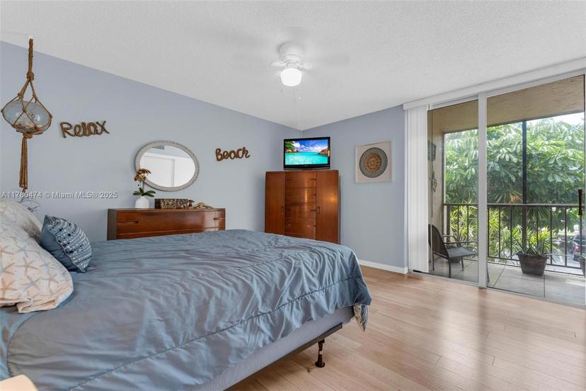Picture of 2101 Atlantic Shores Blvd # 201, Hallandale Beach FL 33009