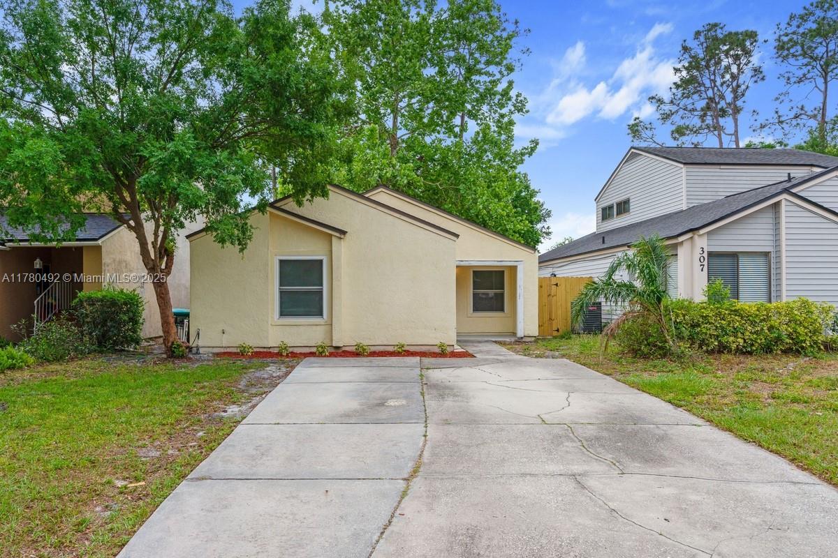 Picture of 309 Kirkcaldy Dr, Other City - In The State Of Florida, FL 32708