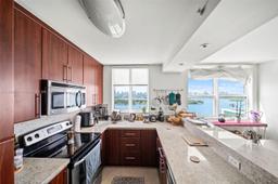 Picture of 650 West Ave # 2511, Miami Beach, FL 33139
