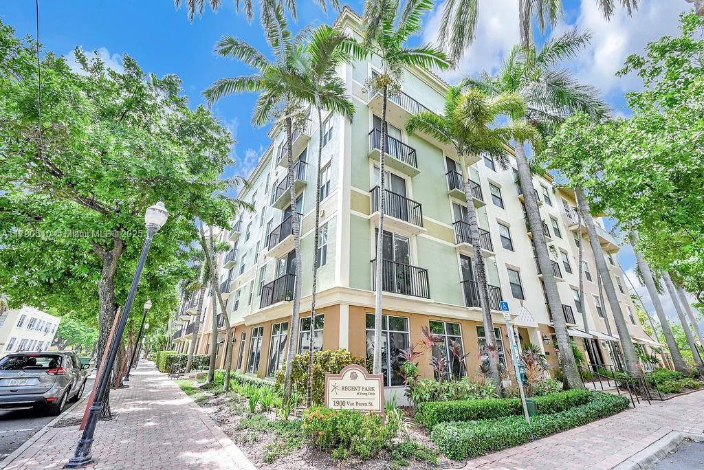 Picture of 1919 Van Buren St # 803A, Hollywood, FL 33020