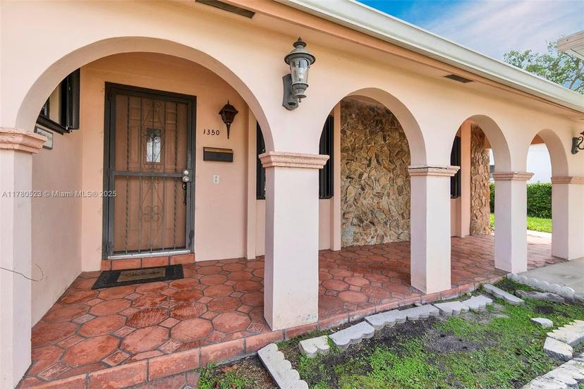 Picture of 1350 NW 96Th St, Miami FL 33147